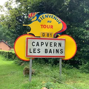 Appartement Spacieux Dans Immeuble Atypique Classé 4 étoiles à Côté Des Thermes De Capvern-les-bains, Capvern